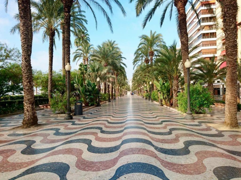Quiet Room In Alicante Smarttv Exterior foto